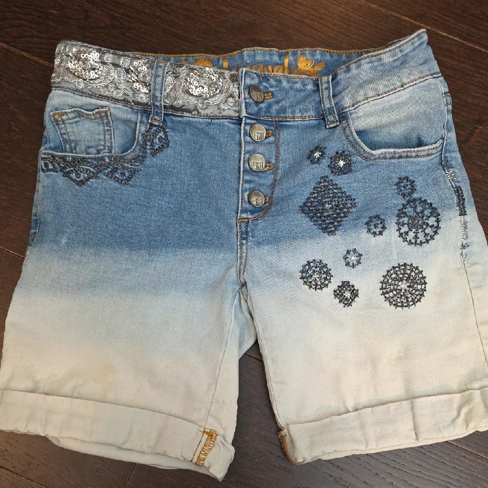 Embellished Ombre Denim Women’s Shorts - Light Blue - Picture 1 of 3